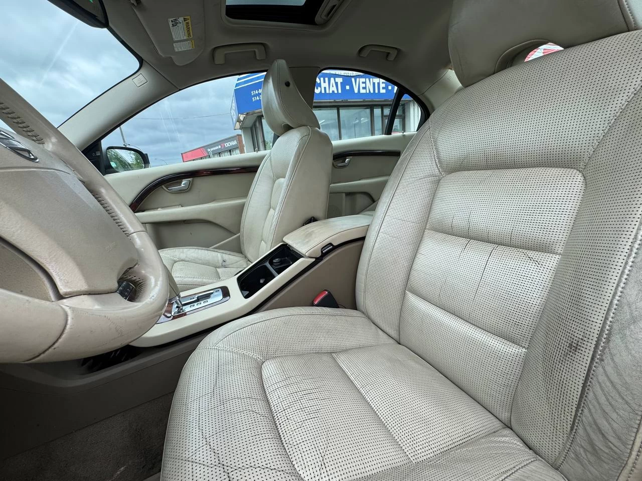 2008 Volvo S80 S80 3.2 AWD **TOIT OUVRANT**SIÈGES VENTILLÉS & CHAUFFANTS**CUIR**DÉTECTEUR D'ANGLES MORTS**PUSH TO START**KEYLESS ENTRY**RÉGULATEUR DE VITESSE ADAPTATIF**SIÈGES ÉLÉCTRIQUES** Image principale