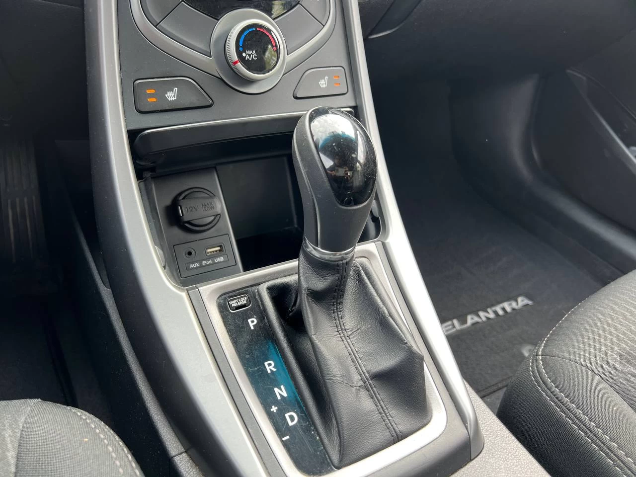 2015 Hyundai Elantra GL**SIEGES CHAUFFANTS** Image principale
