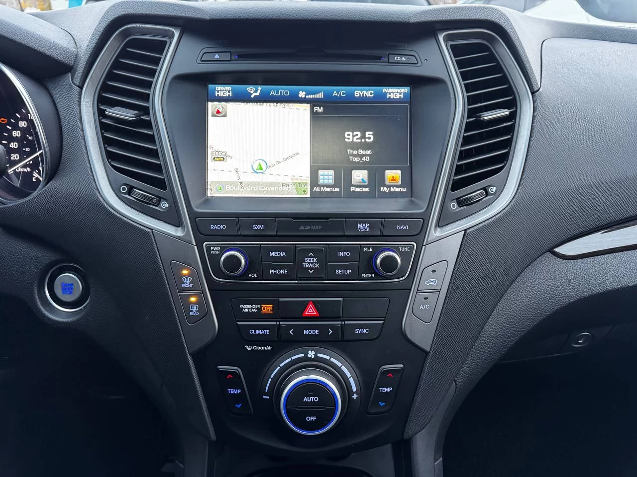 2017 Hyundai Santa Fe Sport Limited**AWD**Jamais Accidente**SAAQ CERTIFIEE**TOIT OUVRANT PANORAMIQUE**SIEGE EN CUIR**CAMERA DE RECUL**SIEGES CHAUFFNATS AVANT ET ARRIERE**Siege Ventile**Volant Chauffant**Navigation**Alerte d'angle Mort**MAGS** Main Image