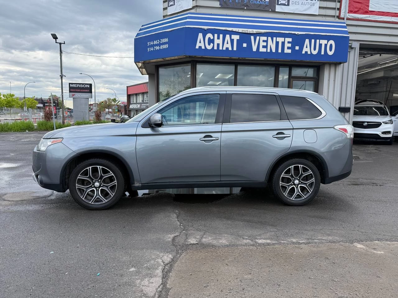 2015 Mitsubishi Outlander **GT**JAMAIS ACCIDENTEE**7 PASSAGERS**CUIR**NAVI**CAMERA DE RECUL**SIEGES CHAIFFANTS**MAGS** Image principale