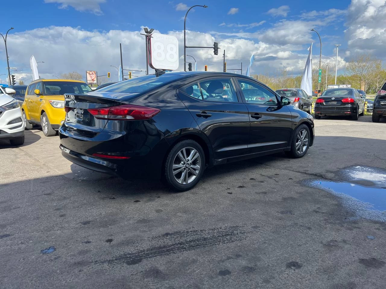 2017 Hyundai Elantra GL**SAAQ Certifie**CAR PLAY**CAMERA DE RECULE**SIEGES CHAUFFANTS**VOLANT CHAUFFANTS**ANGLE MORT**MAGS** Image principale