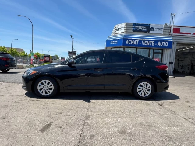 Hyundai Elantra LE FWD **SIÈGES CHAUFFANTS**BLUETOOTH**CLIMATISEUR** Financement 1ère, 2e et 3e chance !! 100% Approuvé 2017