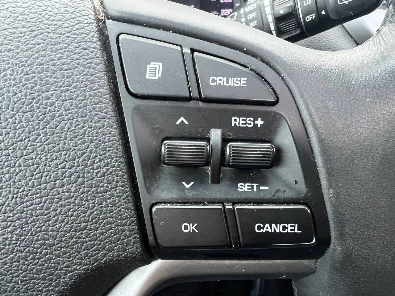 2017 Hyundai Tucson LIMITEE**JAMAIS ACCIDENTEE**CERTIFIEE SAAQ**AWD**TOIT OUVRANT PANORAMIQUE**SIEGES CHAUFFANTS AVANT ET ARRIÈRE**SIEGES EN CUIR**Alerte d’angle mort**VOLANT CHAUFFANT**Mags** Main Image