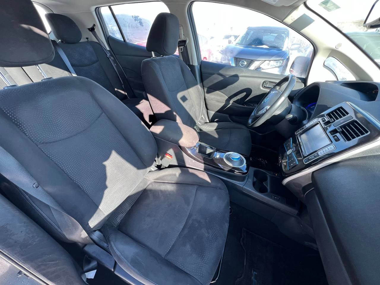 2014 Nissan LEAF SV**JAMAIS ACCIDENTEE**CAMERA DE RECUL**Navi**SIEGES CHAUFFANTS Avant et ArriÈre**Volant Chauffant**Mags**Un Proprietaire** Image principale