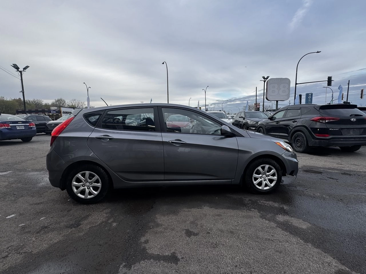 2014 Hyundai Accent GL**TRES BAS KILOMETRAGE**SIEGES CHAUFFNATS**PRIX EN SPECIAL** Image principale