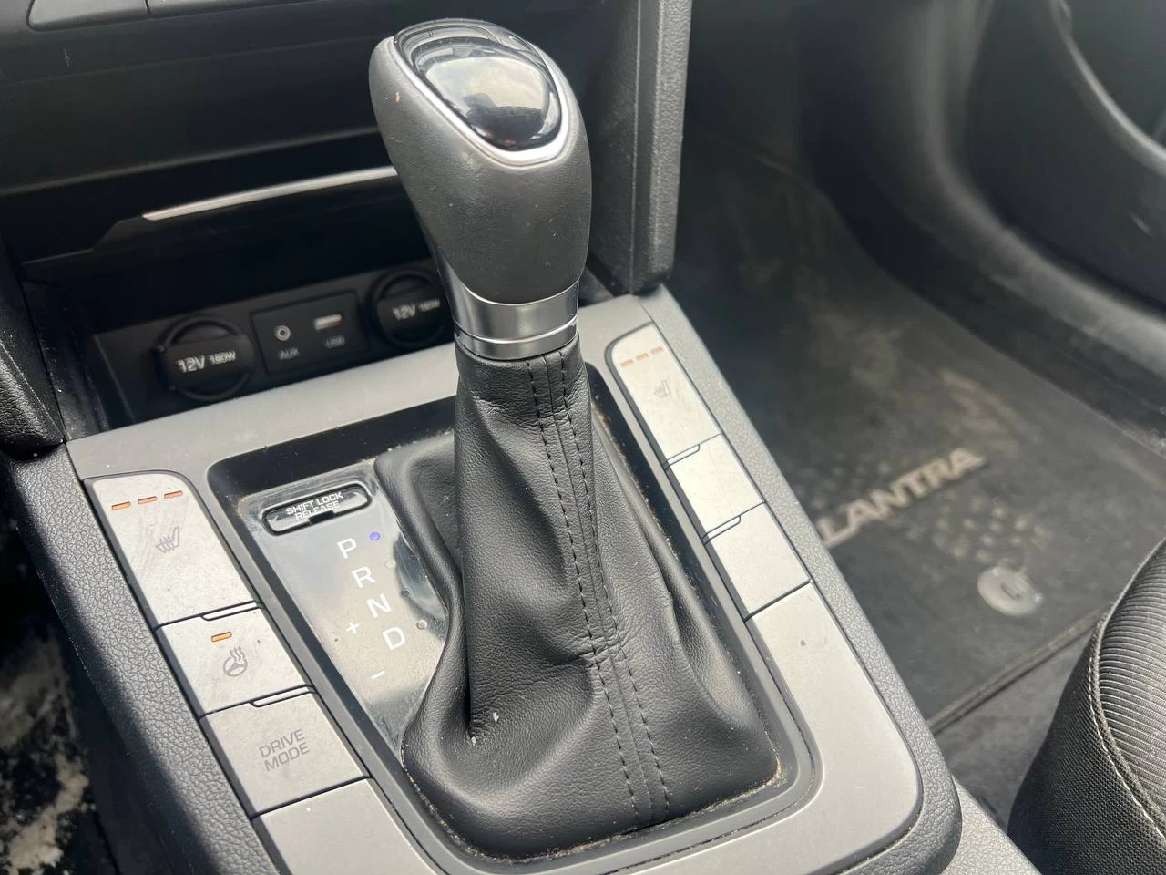 2017 Hyundai Elantra GL**CAR PLAY**CAMERA DE RECULE**SIEGES CHAUFFANTS**VOLANT CHAUFFANTS**ANGLE MORT**MAGS** Image principale