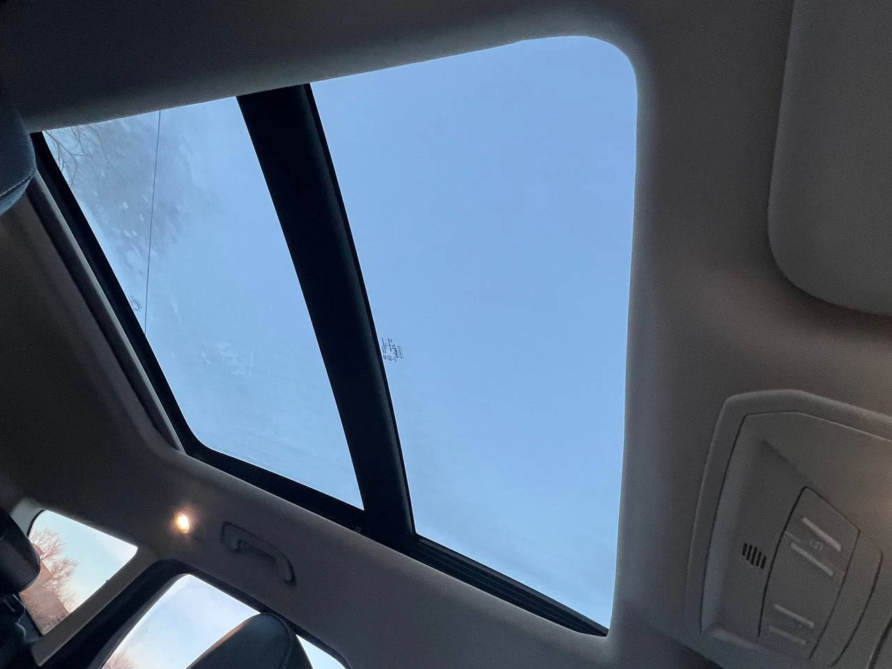 2017 Ford Escape Titanium**AWD**JAMAIS ACCIDENTEE**SAAQ CERTIFIEE**Toit Ouvrant Panoramique**ANGLE MORT**CamÉra de Recul**SIEGES EN CUIR**Navigation**SIEGES CHAUFFANTS**VOLANT CHAUFFANT**dÉmarrage À distance**MAGS** Image principale