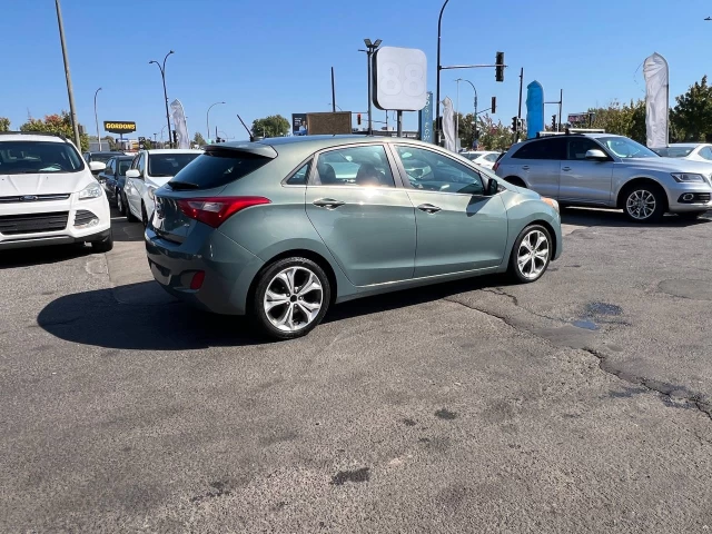 Hyundai Elantra GT SE**SAAQ CERTIFIEE**TOIT OUVRANT PANORAMIQUE**Sieges en Cuir**SIEGES CHAUFFNATS**MAGS** 2013