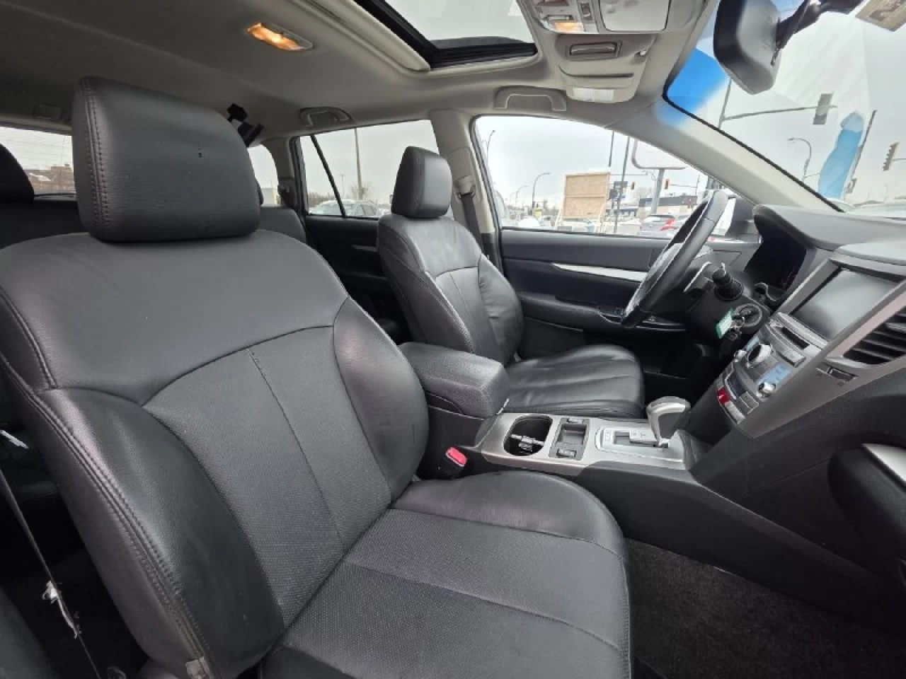 2013 Subaru Outback ((JAMAIS ACCIDENTEE**LIMITEE**NAVI**CAMERA DE RECUL**CUIR**SIEGES CHAUFFANTS**MAGS**TOUTE EQUIPEE Main Image
