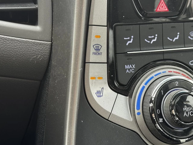 Hyundai Elantra GLS**TOIT OUVRANT**SIEGES CHAUFFNATS**MAGS** 2013