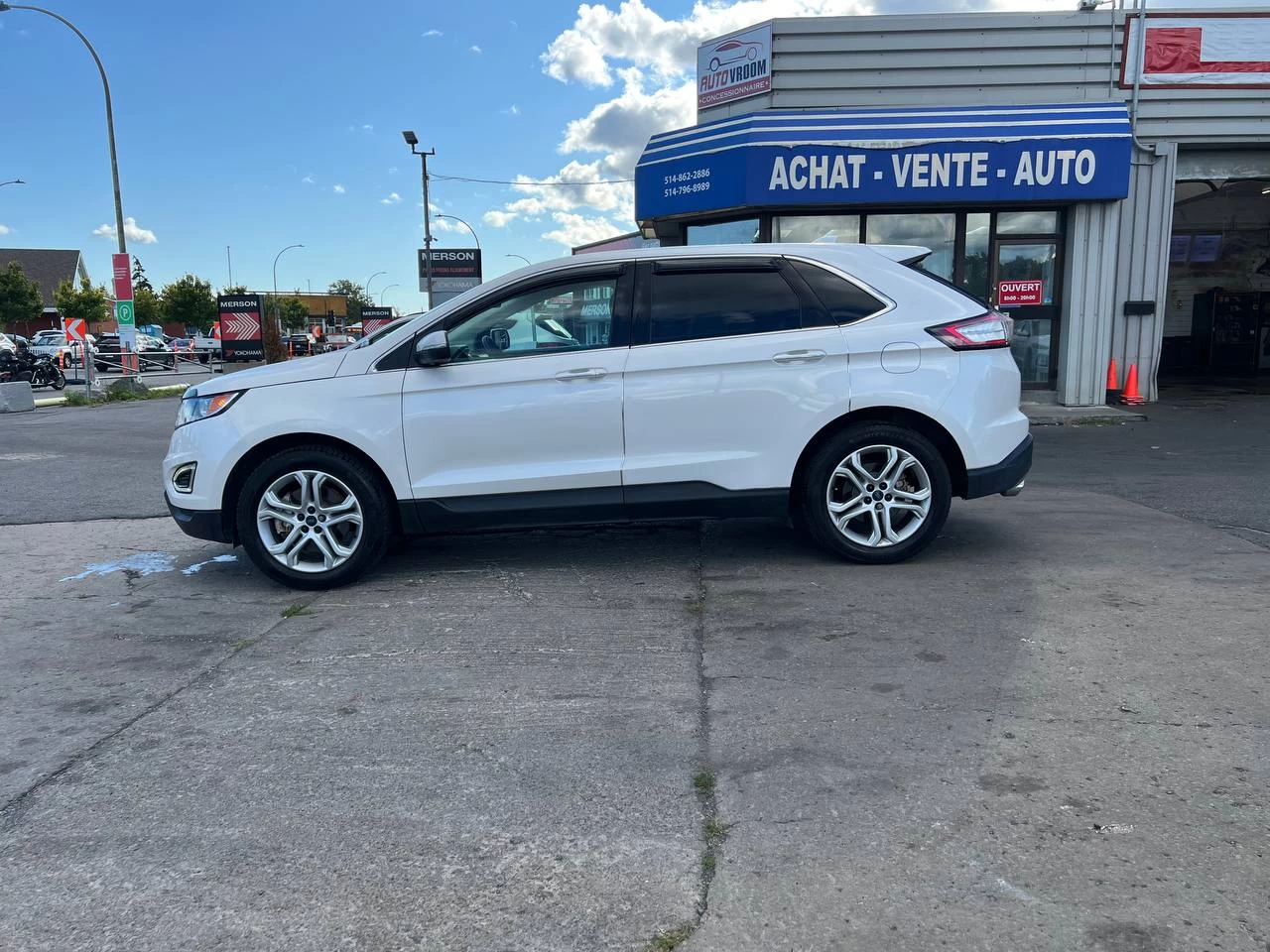 2015 Ford Edge TitaniumT**AWD**Toit Ouvrant Panaromique**ANGLE MORT**CamÉra de Recul**SIEGES EN CUIR**Navigation**SIEGES CHAUFFANTS**SIEGES CHAUFFANTS ARRIERE**SiÈges ventilÉs**VOLANT CHAUFFANTS**MAGS**dÉmarrage À distance** Image principale