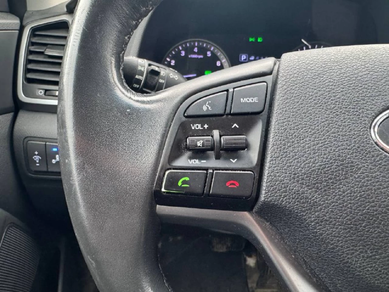 2016 Hyundai Tucson Premium **SIÈGES CHAUFFANTS AVANT ET ARRIÈRE**CAMERA DE RECUL**DÉTÉCTEUR D'ANGLES MORTS** Main Image