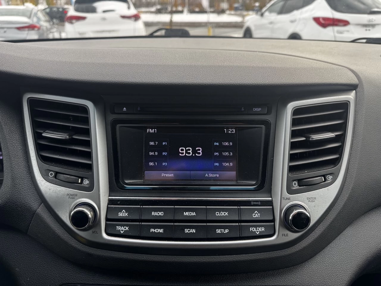 2017 Hyundai Tucson Premium**AWD**SAAQ CERTIFIEE**CamÉra de Recul**Volant Chauffant**SIEGES CHAUFFNATS AVANT ET ARRIERE**ANGLE MORT**MAGS** Main Image