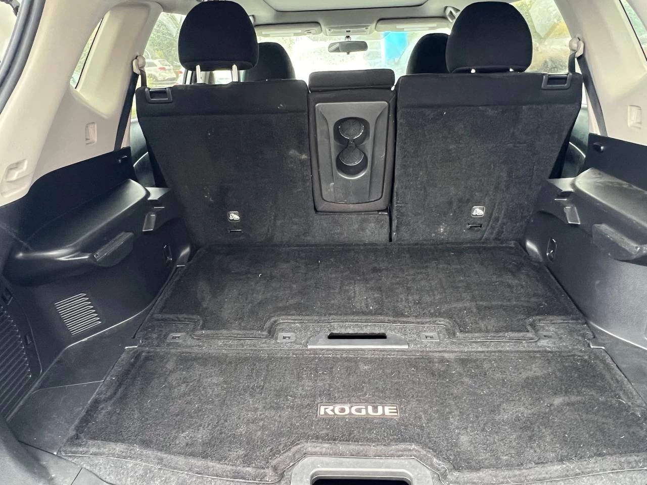 2015 Nissan Rogue SV**AWD**SAAQ CERTIFIEE**Un Proprietaire**TOIT OUVRANT PANORAMIQUE**CAMERA DE RECULE**SIEGES CHAUFFNATS**Mags** Image principale