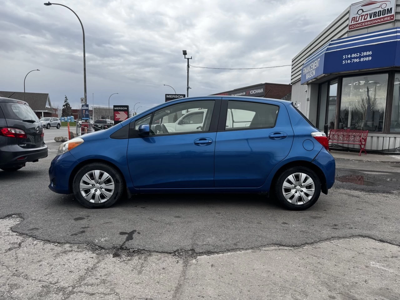 2012 Toyota Yaris LE**BAS KILOMETRAGE** Image principale