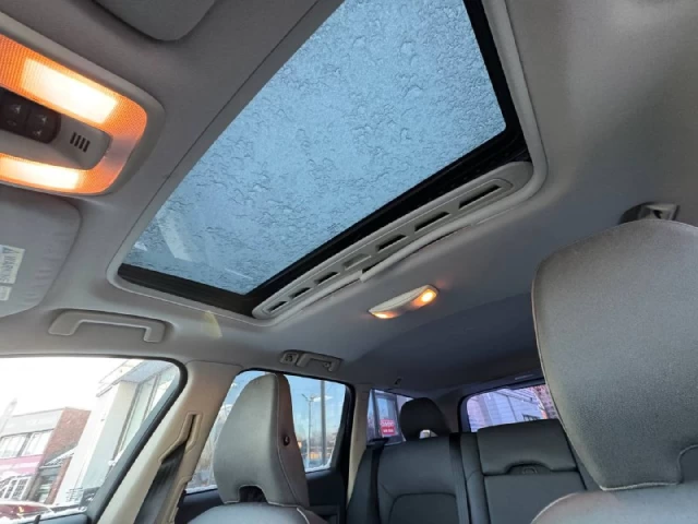 Volvo XC70 3.2L**AWD**TOIT OUVRANT**SIEGES CHAUFFNATS**CUIR**PUSH TO STRAT** 2009