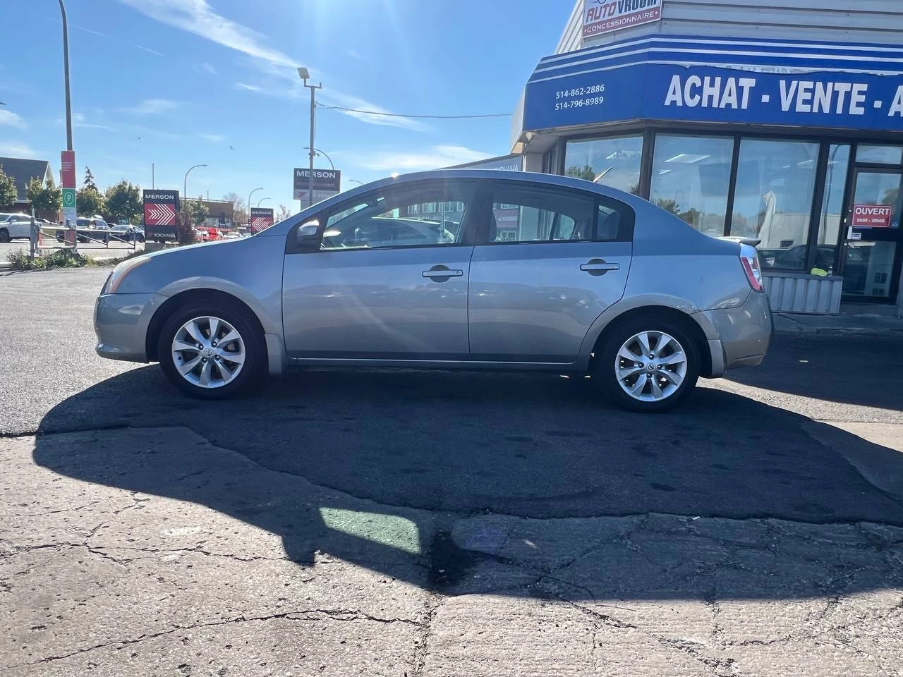 2012 Nissan Sentra 2.0**MAGS** Main Image