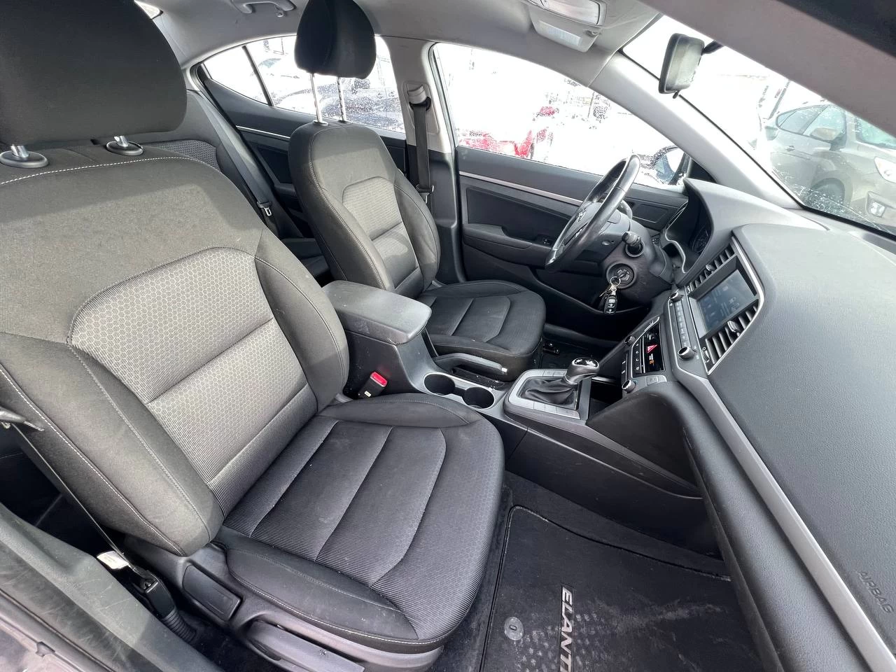 2017 Hyundai Elantra GL**CAR PLAY**CAMERA DE RECULE**SIEGES CHAUFFANTS**VOLANT CHAUFFANTS**ANGLE MORT**MAGS** Image principale