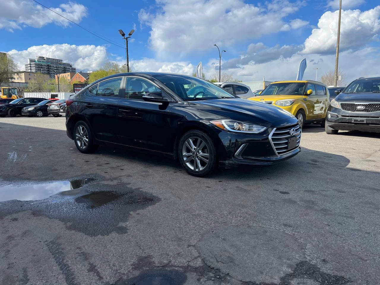 2017 Hyundai Elantra GL**SAAQ Certifie**CAR PLAY**CAMERA DE RECULE**SIEGES CHAUFFANTS**VOLANT CHAUFFANTS**ANGLE MORT**MAGS** Image principale