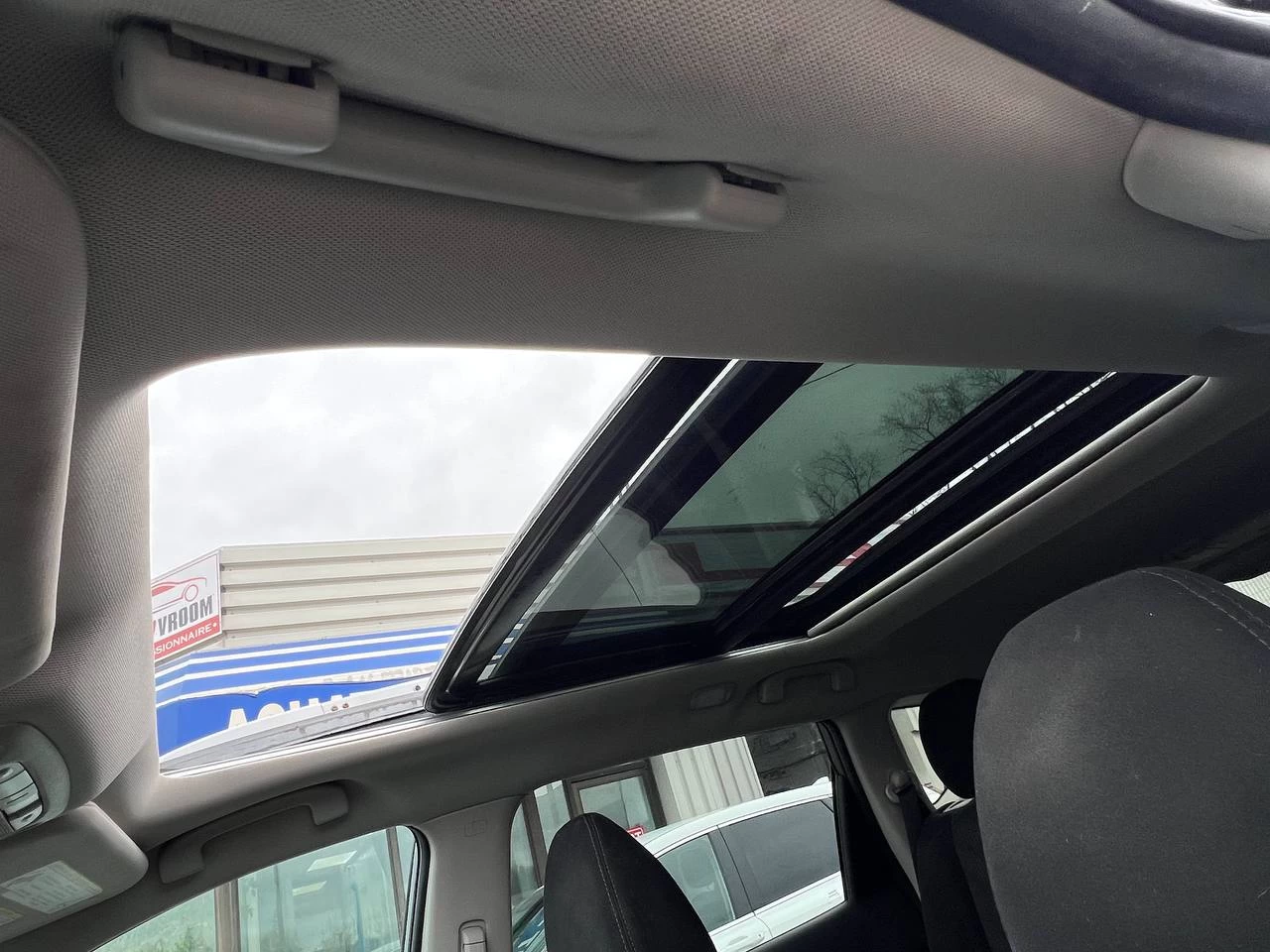 2015 Nissan Rogue SV**AWD**CERTIFIÉ Par la SAAQ**TOIT PANORAMIQUE**CAMERA DE RECULE**SIEGES CHAUFFANTS** Image principale