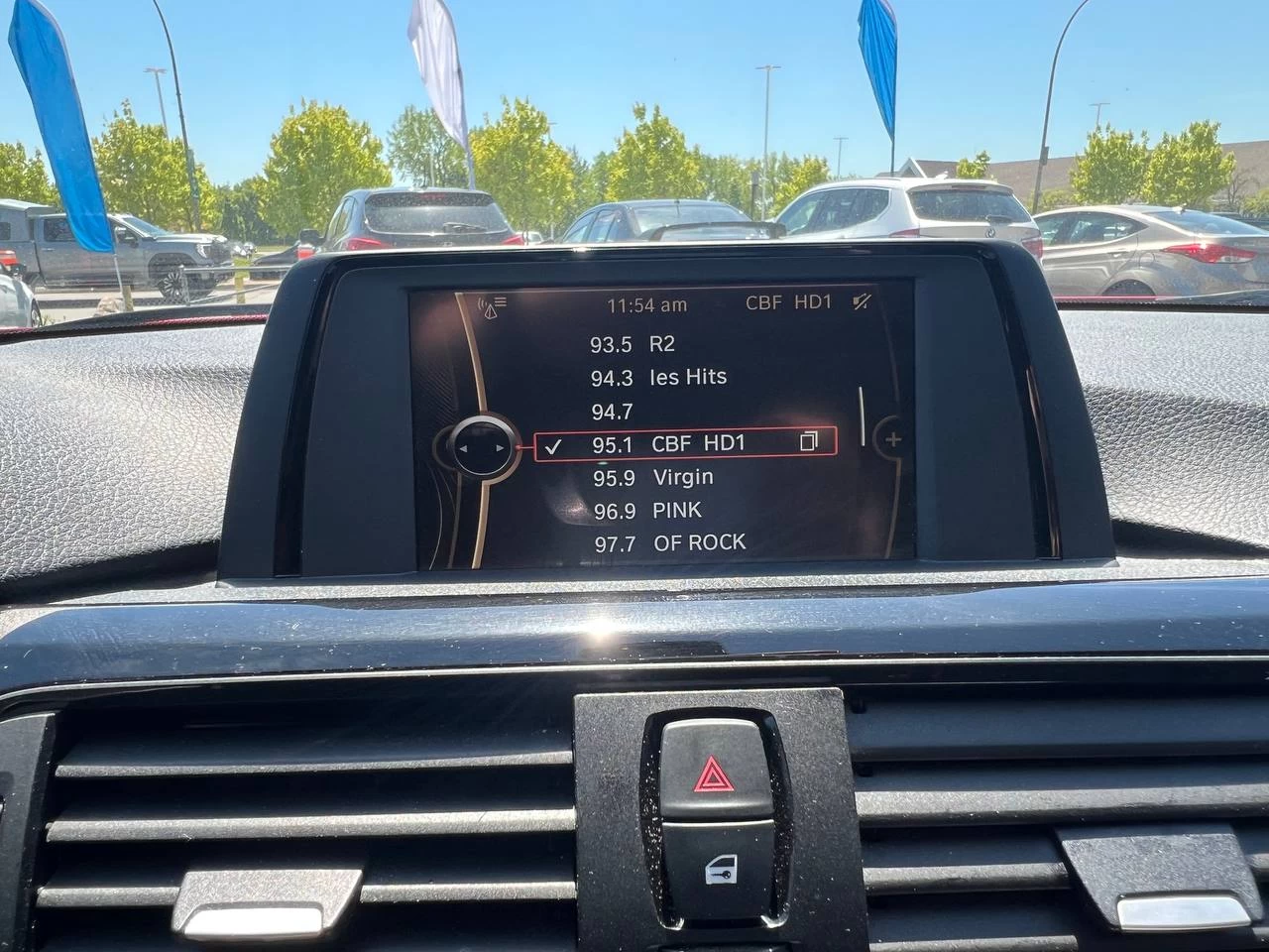 2014 BMW 320i 320i xDrive**AWD**CERTIFIÉ Par La SAAQ**Jamais accidente**TOIT OUVRANT**VOLANT CHAUFFANTS**SIEGES  EN CUIR**SIEGES CHAUFFANTS** Main Image