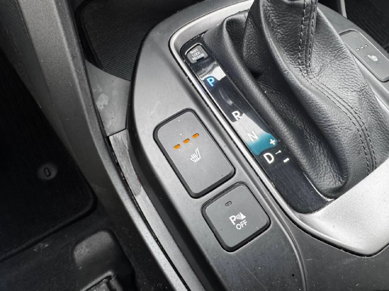 2014 Hyundai Santa Fe Sport Premium**Jamais Accidente**SIEGES CHAUFFNATS AVANT ET ARRIERE**VOLANT CHAUFFNATS**Financement 1Ère, 2e et 3e chance !! 100% ApprouvÉ Image principale