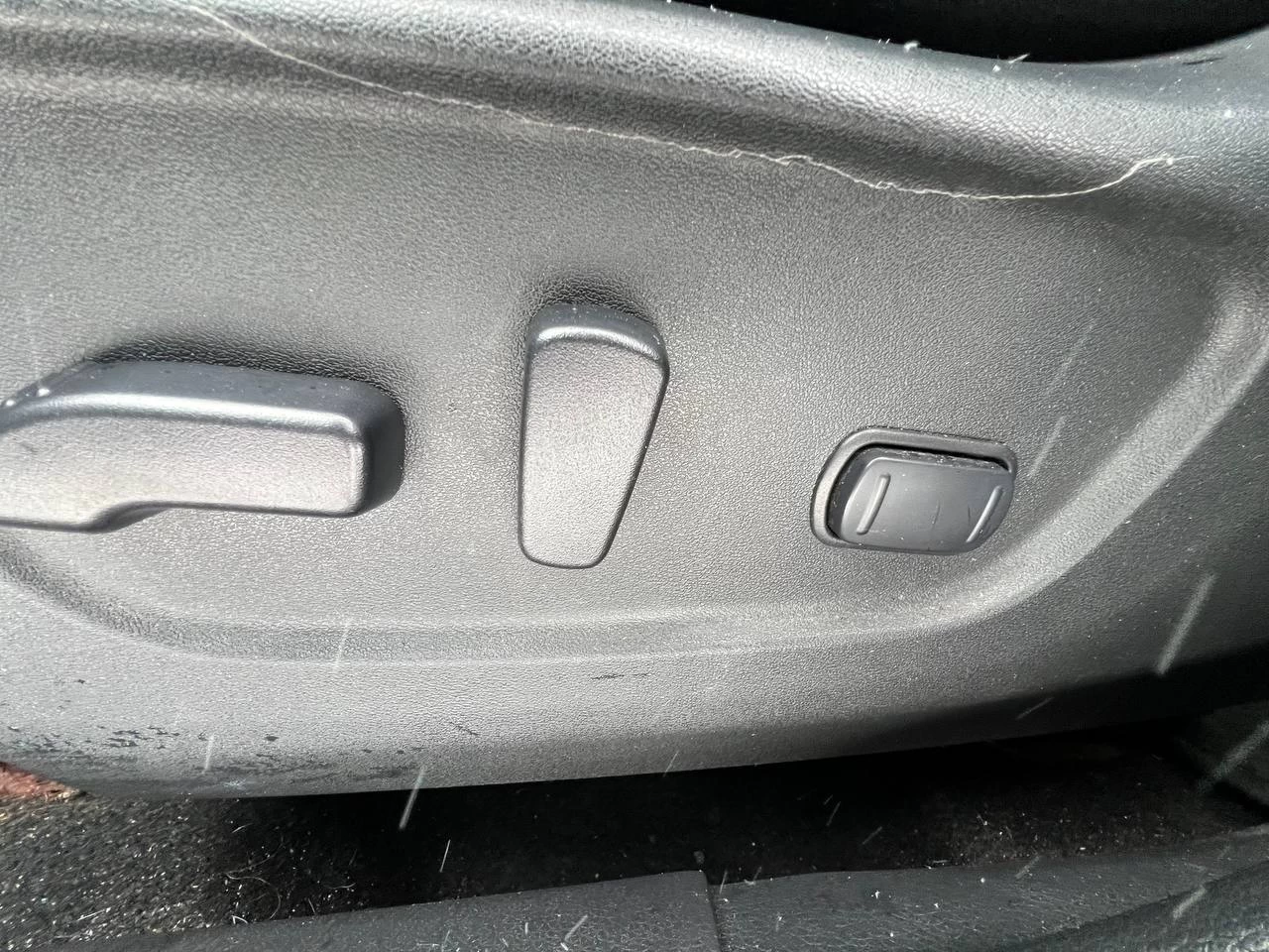 2016 Nissan Rogue SV**AWD**Jamais Accidente**Toit Ouvrant Panoramique**CAMERA DE RECULE**SIEGES CHAUFFNATS**MAGS**Un Proprietaire** Main Image