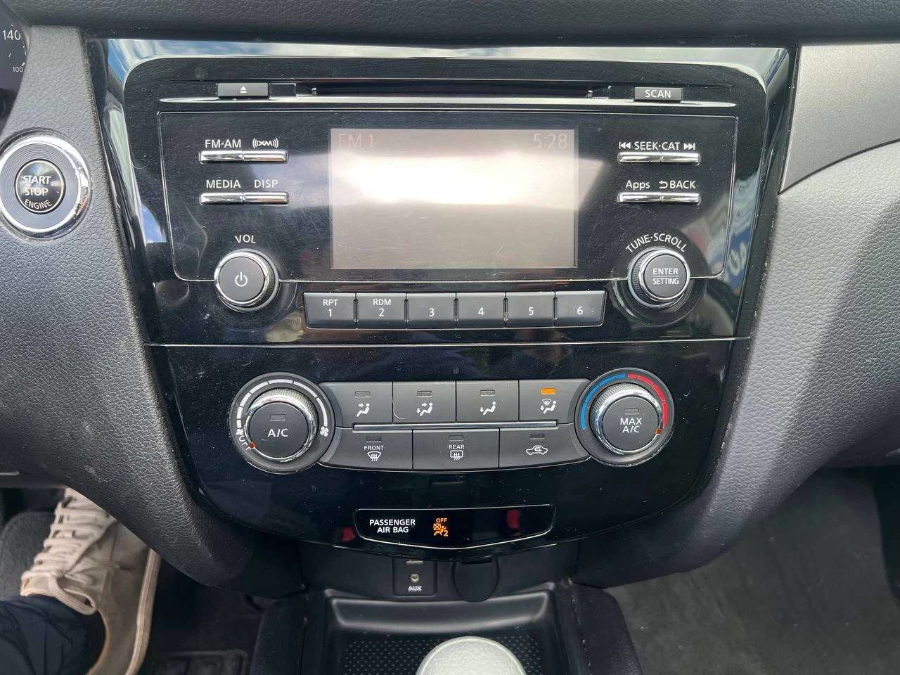 2014 Nissan Rogue SV**AWD**JAMAIS ACCIDENTEE**SAAQ CERTIFIEE**TOIT PANORAMIQUE**CAMERA DE RECUL**SIEGES CHAUFFANTS**MAGS** Image principale