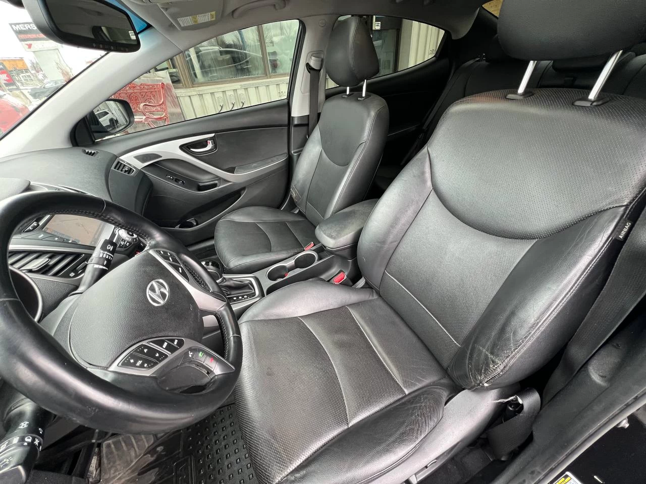 2015 Hyundai Elantra Limited**SAAQ CERTIFIEE**Toit Ouvrant**CamÉra de Recul**SIEGES EN CUIR**Navigation**SIEGES CHAUFFANTS Avant et ArriÈre**DÉmarrage À distance**MAGS** Image principale