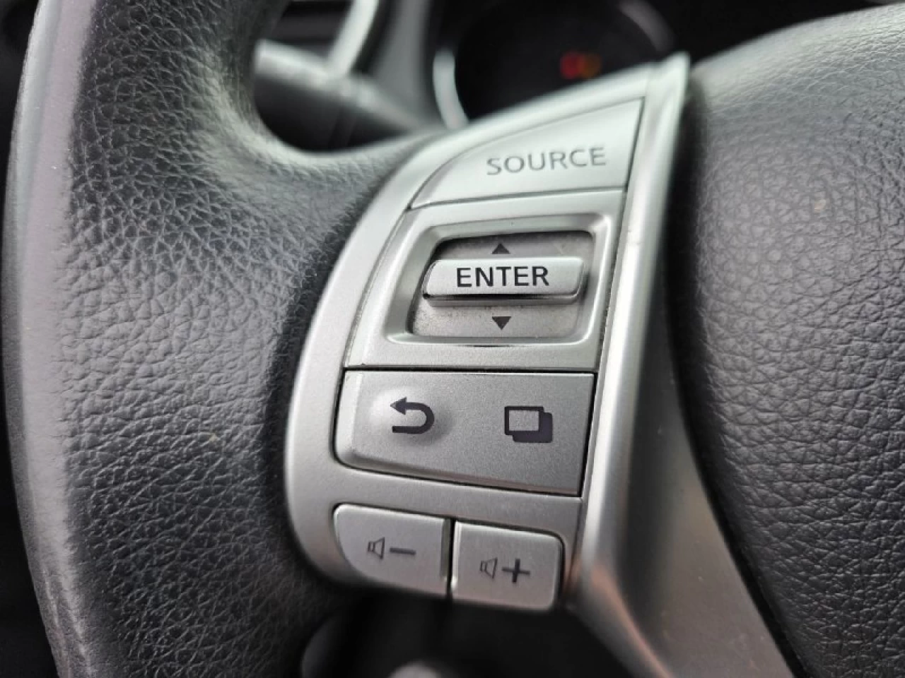 2014 Nissan Rogue SV**AWD**TOIT OUVRANT PANORAMIQUE**CAMERA DE RECULE**SIEGES CHAUFFNATS** Image principale