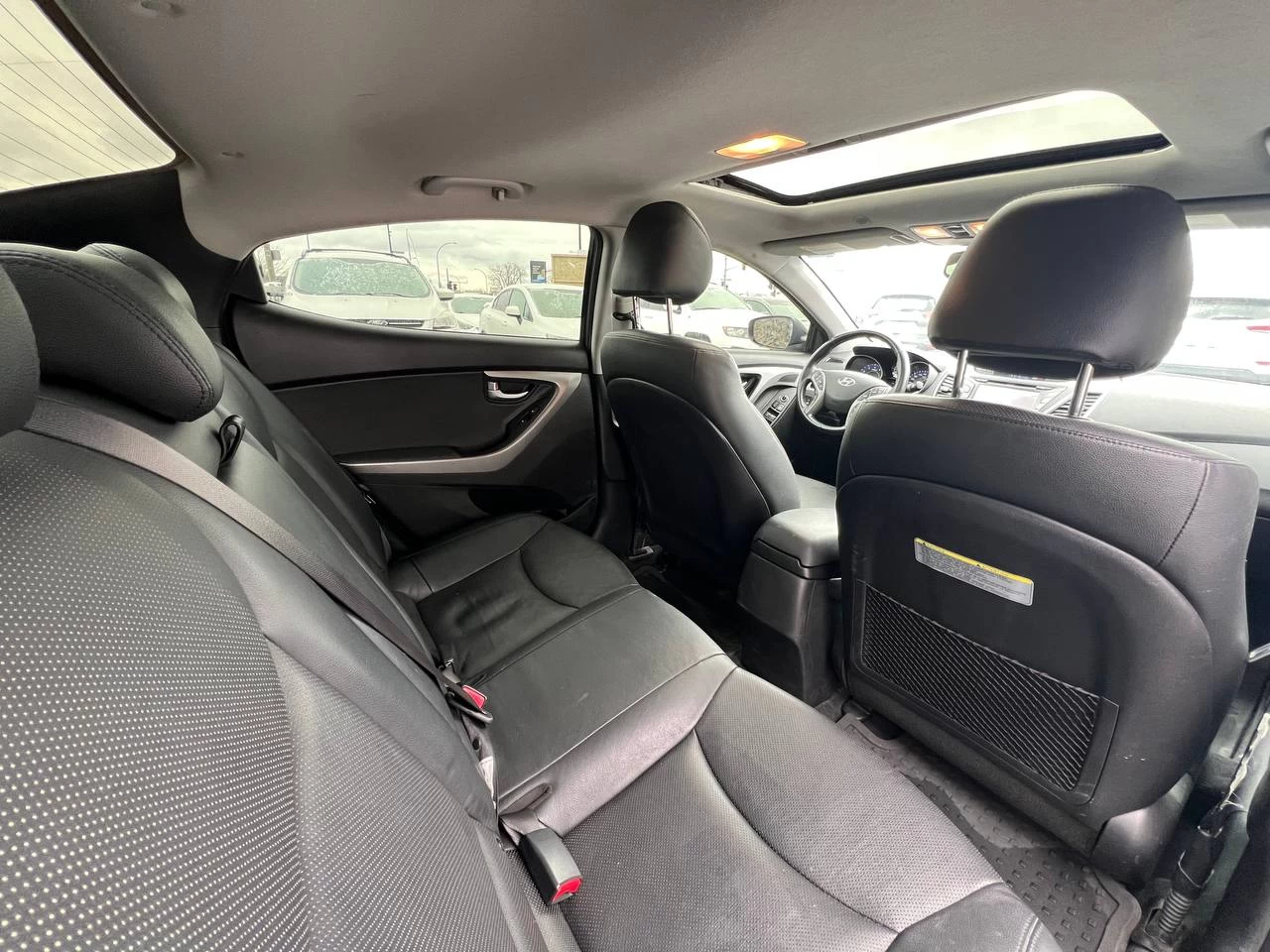 2015 Hyundai Elantra Limited**SAAQ CERTIFIEE**Toit Ouvrant**CamÉra de Recul**SIEGES EN CUIR**Navigation**SIEGES CHAUFFANTS Avant et ArriÈre**DÉmarrage À distance**MAGS** Image principale