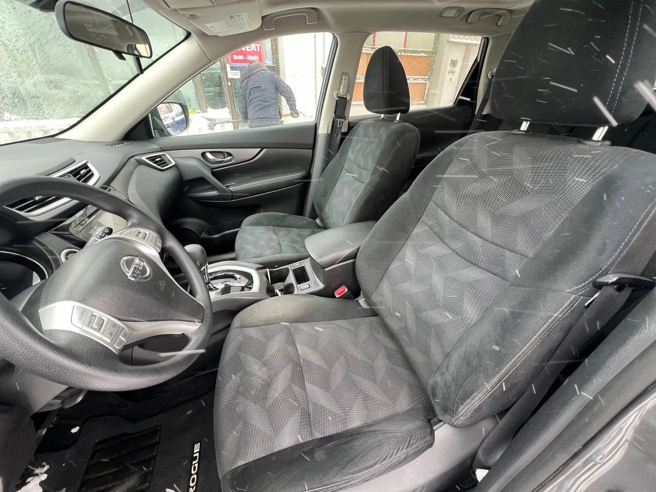 2016 Nissan Rogue SV**AWD**Jamais Accidente**Toit Ouvrant Panoramique**CAMERA DE RECULE**SIEGES CHAUFFNATS**MAGS**Un Proprietaire** Main Image