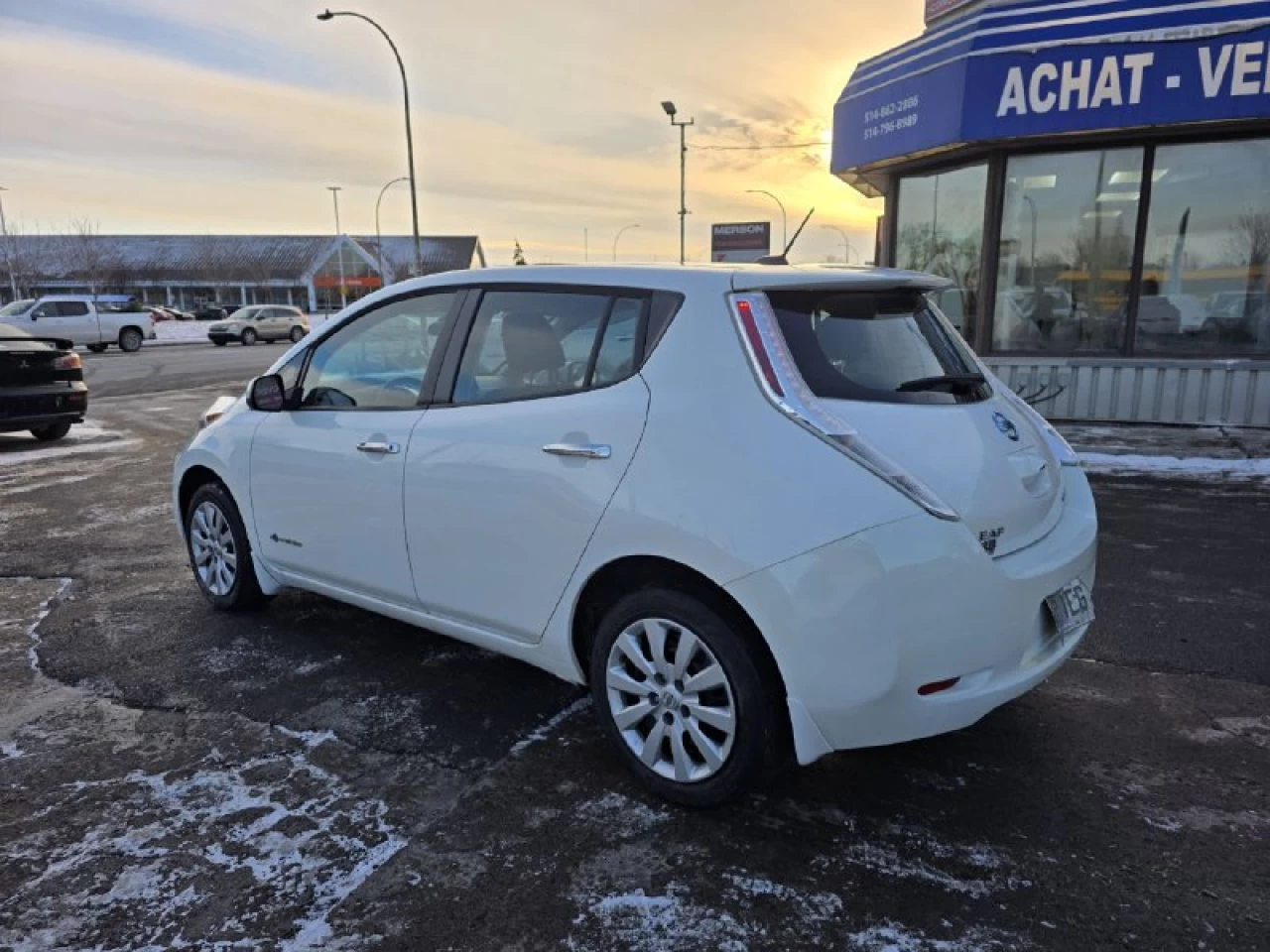 2015 Nissan LEAF SV**JAMAIS ACCIDENTEE**CAMERA DE RECUL**SIEGES CHAUFFANTS** Image principale