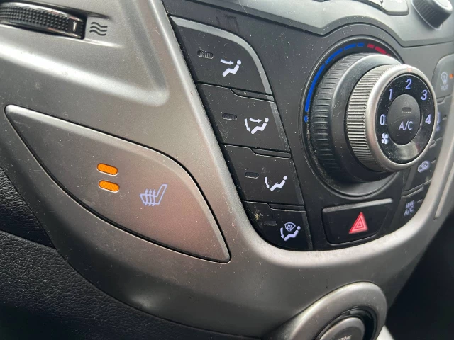 Hyundai Veloster 3dr Cpe Man**Jamais Accidentee**SIEGES CHAUFFANTS**MAGS** 2013