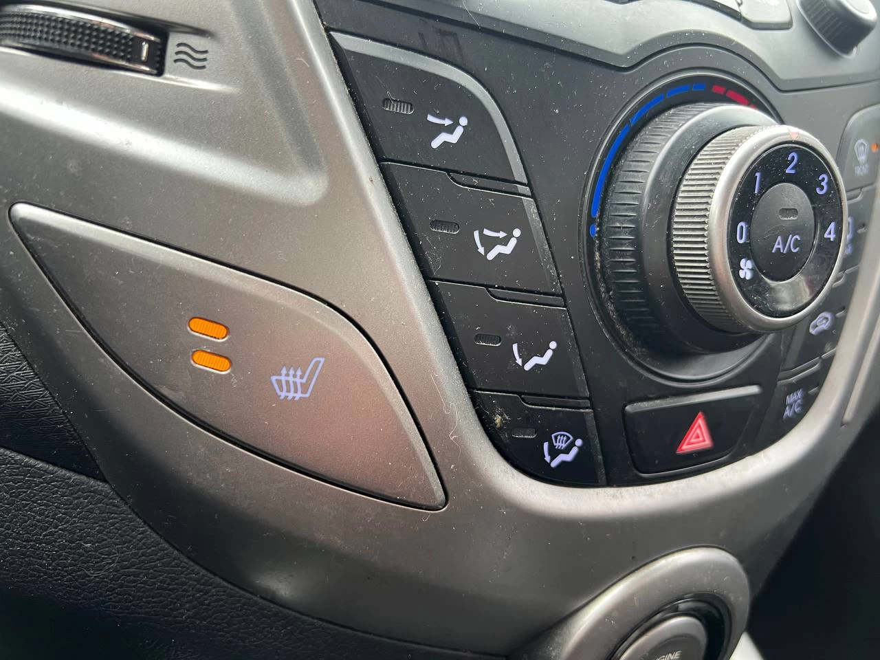 2013 Hyundai Veloster 3dr Cpe Man**Jamais Accidentee**SIEGES CHAUFFANTS**MAGS** Main Image