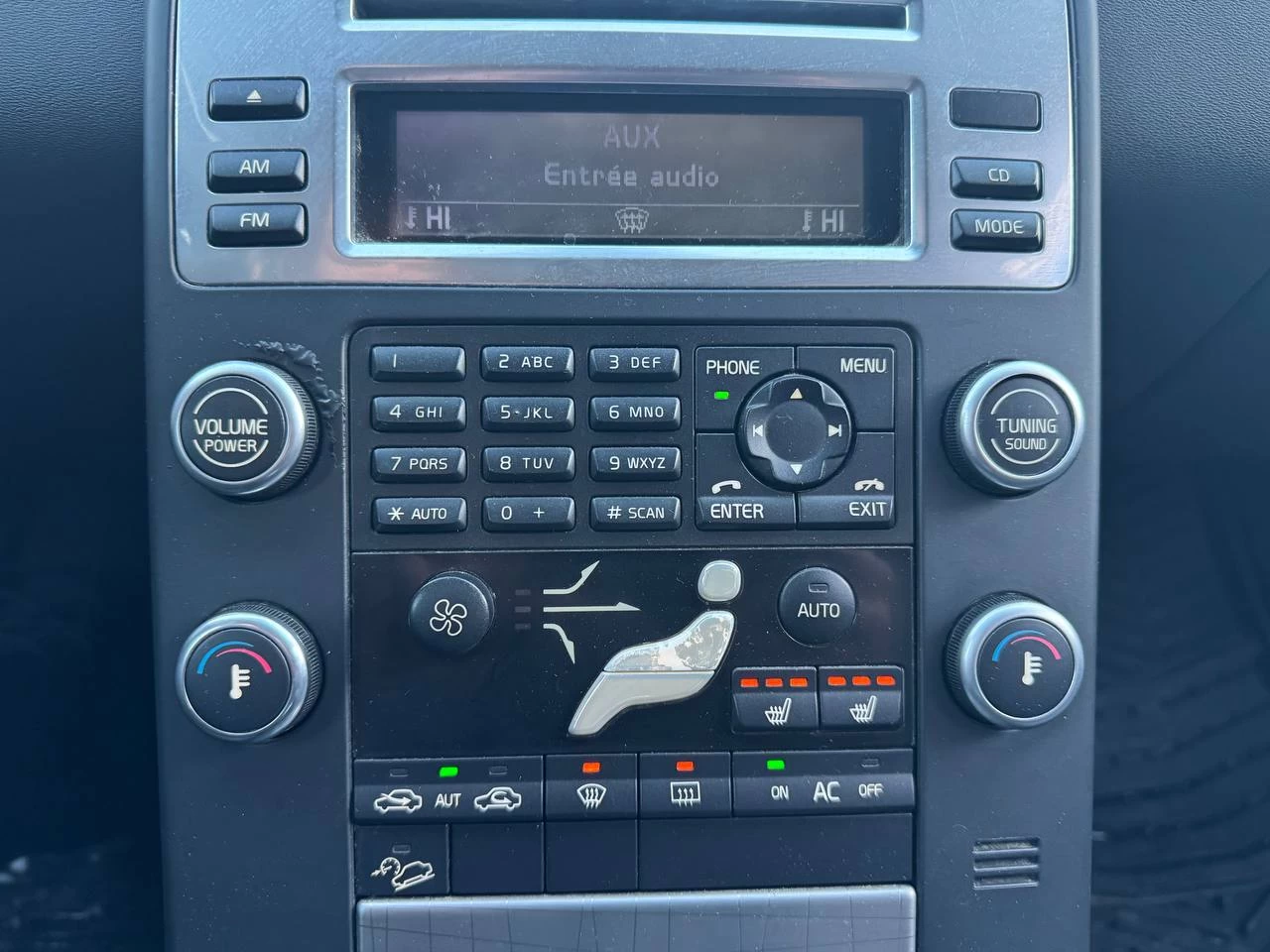 2009 Volvo XC70 3.2L**AWD**TOIT OUVRANT**SIEGES CHAUFFNATS**CUIR**PUSH TO STRAT** Image principale