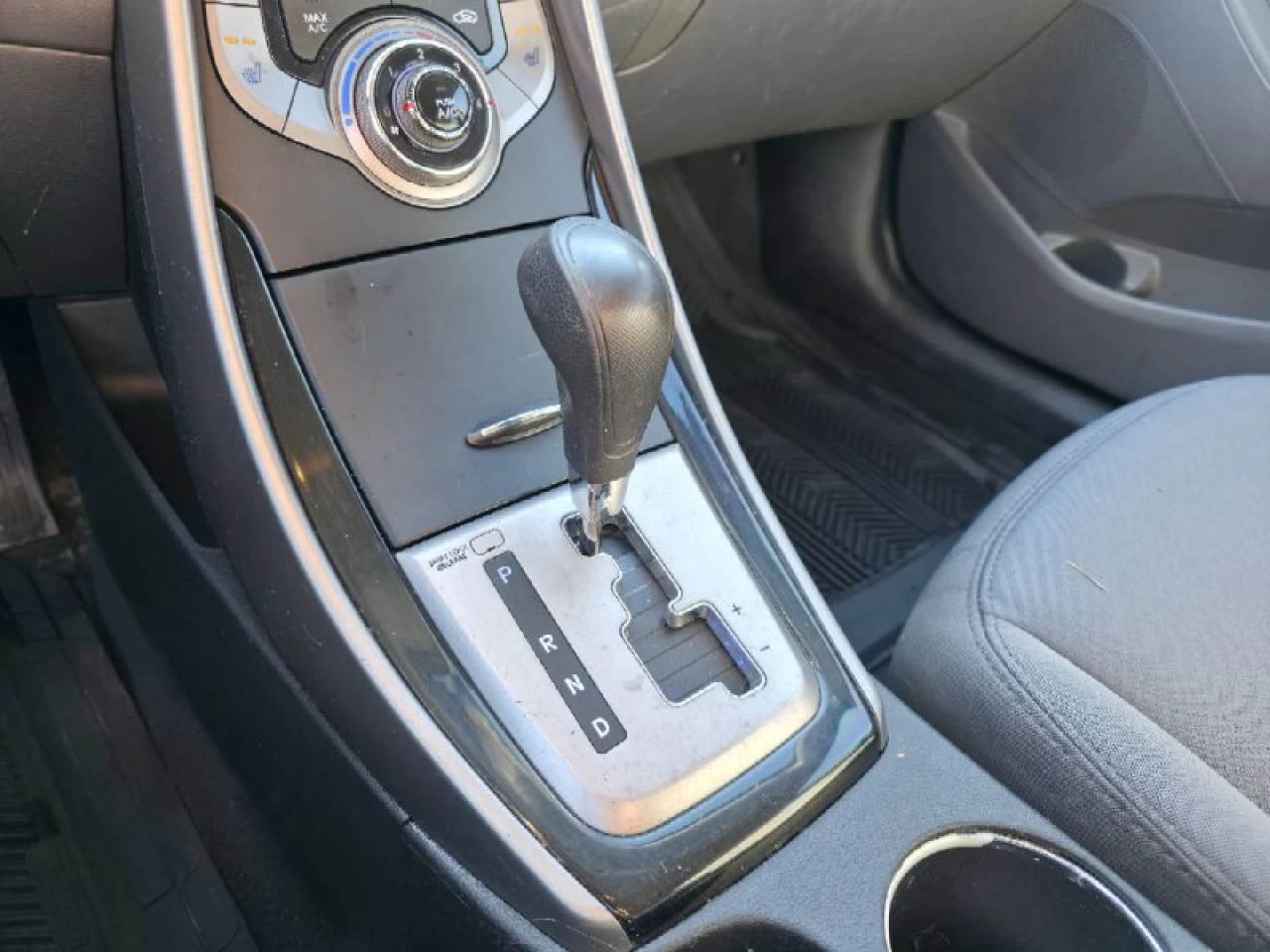 2013 Hyundai Elantra **GL**MAGS**SIEGES CHAUFFANTS**EN SPECIAL** Image principale