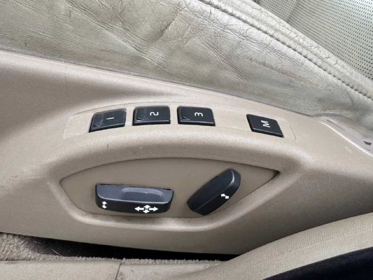 2008 Volvo S80 S80 3.2 AWD **TOIT OUVRANT**SIÈGES VENTILLÉS & CHAUFFANTS**CUIR**DÉTECTEUR D'ANGLES MORTS**PUSH TO START**KEYLESS ENTRY**RÉGULATEUR DE VITESSE ADAPTATIF**SIÈGES ÉLÉCTRIQUES** Image principale