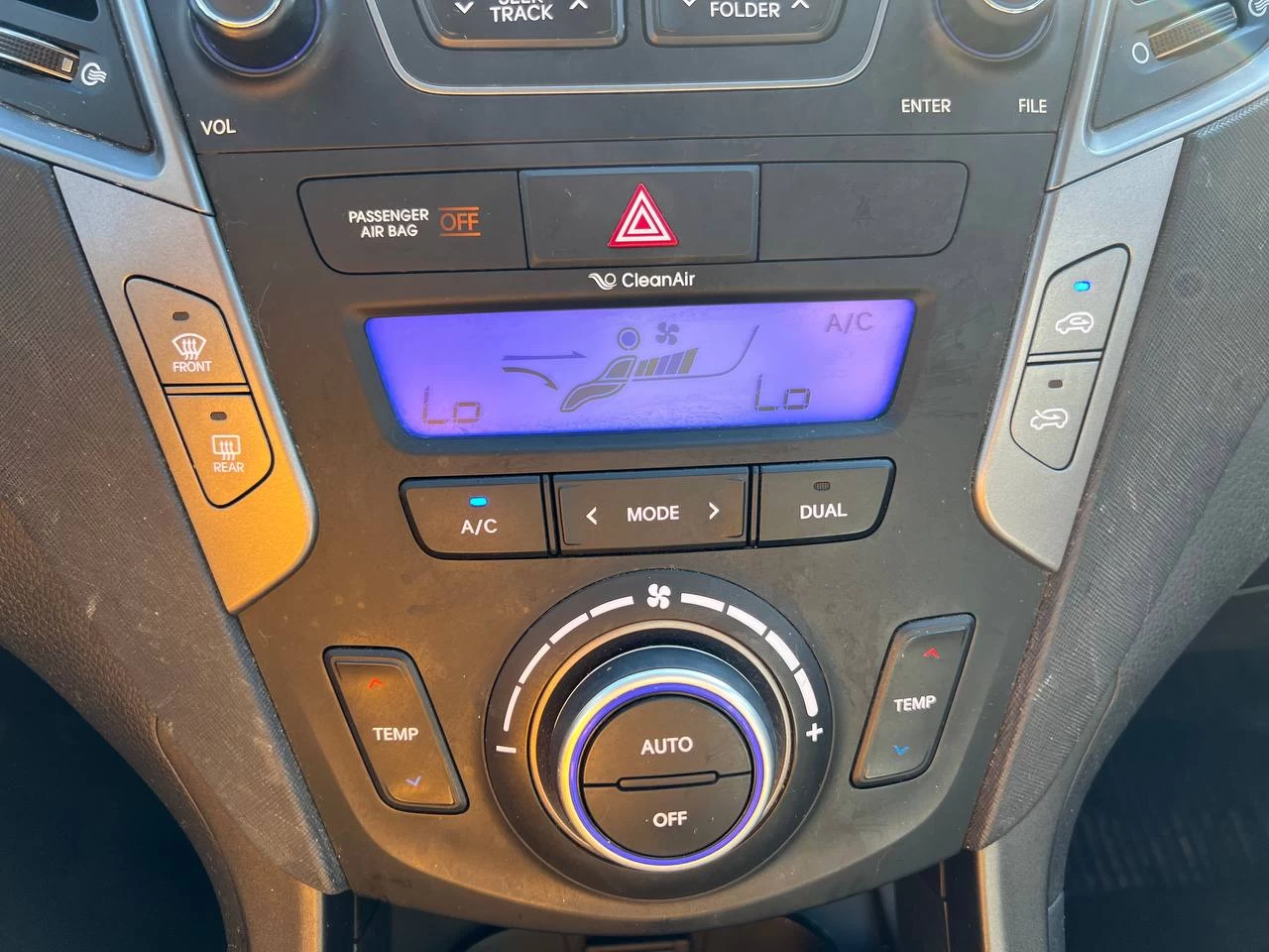 2014 Hyundai Santa Fe Sport SE**AWD**SAAQ CERTIFIEE**TOIT OUVRANT PANORAMIQUE**SIEGE EN CUIR**CAMERA DE RECUL**SIEGES CHAUFFNATS AVANT ET ARRIERE**VOLANT CHAUFFNATS**MAGS** Image principale