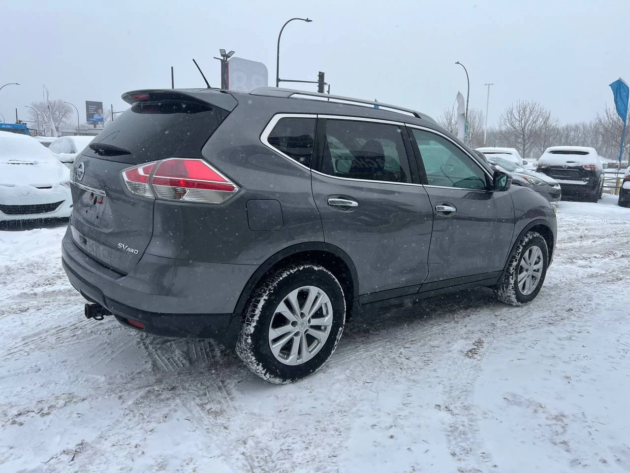 2016 Nissan Rogue SV**AWD**Jamais Accidente**Toit Ouvrant Panoramique**CAMERA DE RECULE**SIEGES CHAUFFNATS**MAGS**Un Proprietaire** Main Image