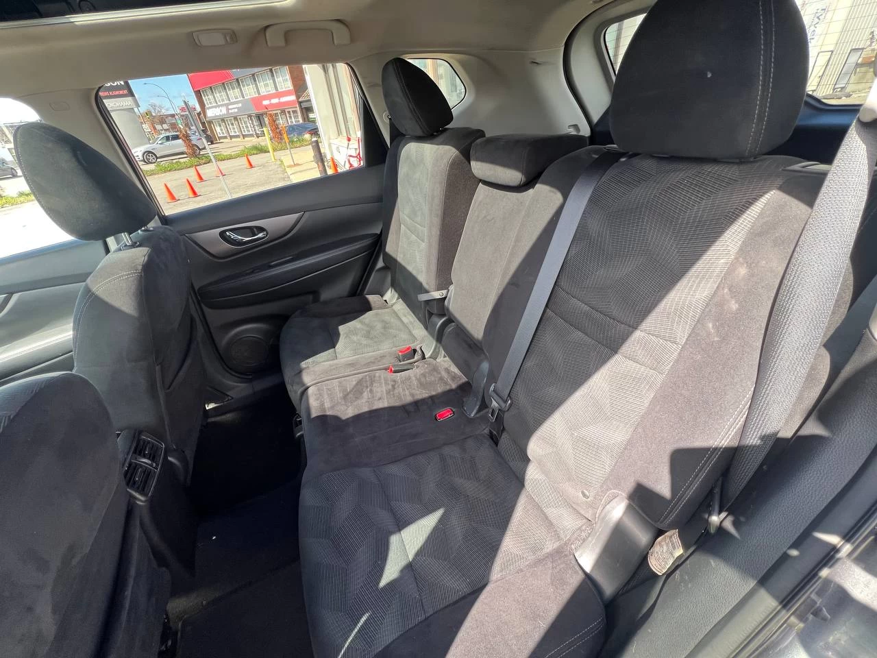 2015 Nissan Rogue SV**AWD**TOIT OUVRANT PANORAMIQUE**CAMERA DE RECULE**SIEGES CHAUFFNATS**Mags** Image principale