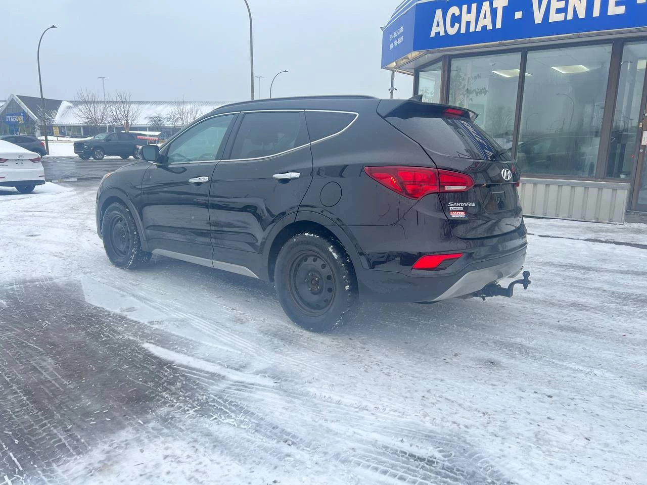 2017 Hyundai Santa Fe Sport Limited**Jamais Accidentee**AWD**TOIT OUVRANT PANORAMIQUE**SIEGE EN CUIR**CAMERA DE RECUL**SIEGES CHAUFFNATS AVANT ET ARRIERE**Siege Ventile**Volant Chauffant**Alerte d'angle Mort** Image principale