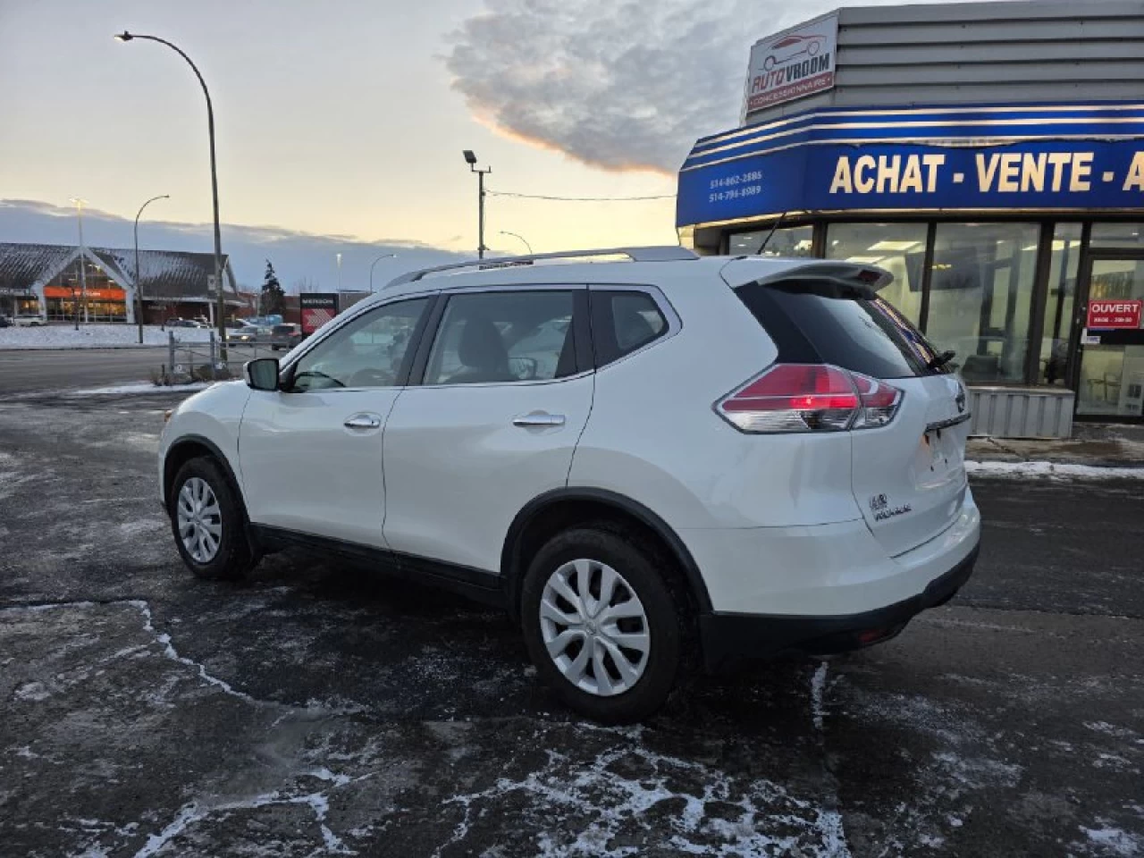 2015 Nissan Rogue S**CAMERA DE RECUL**EN SPECIAL** Main Image