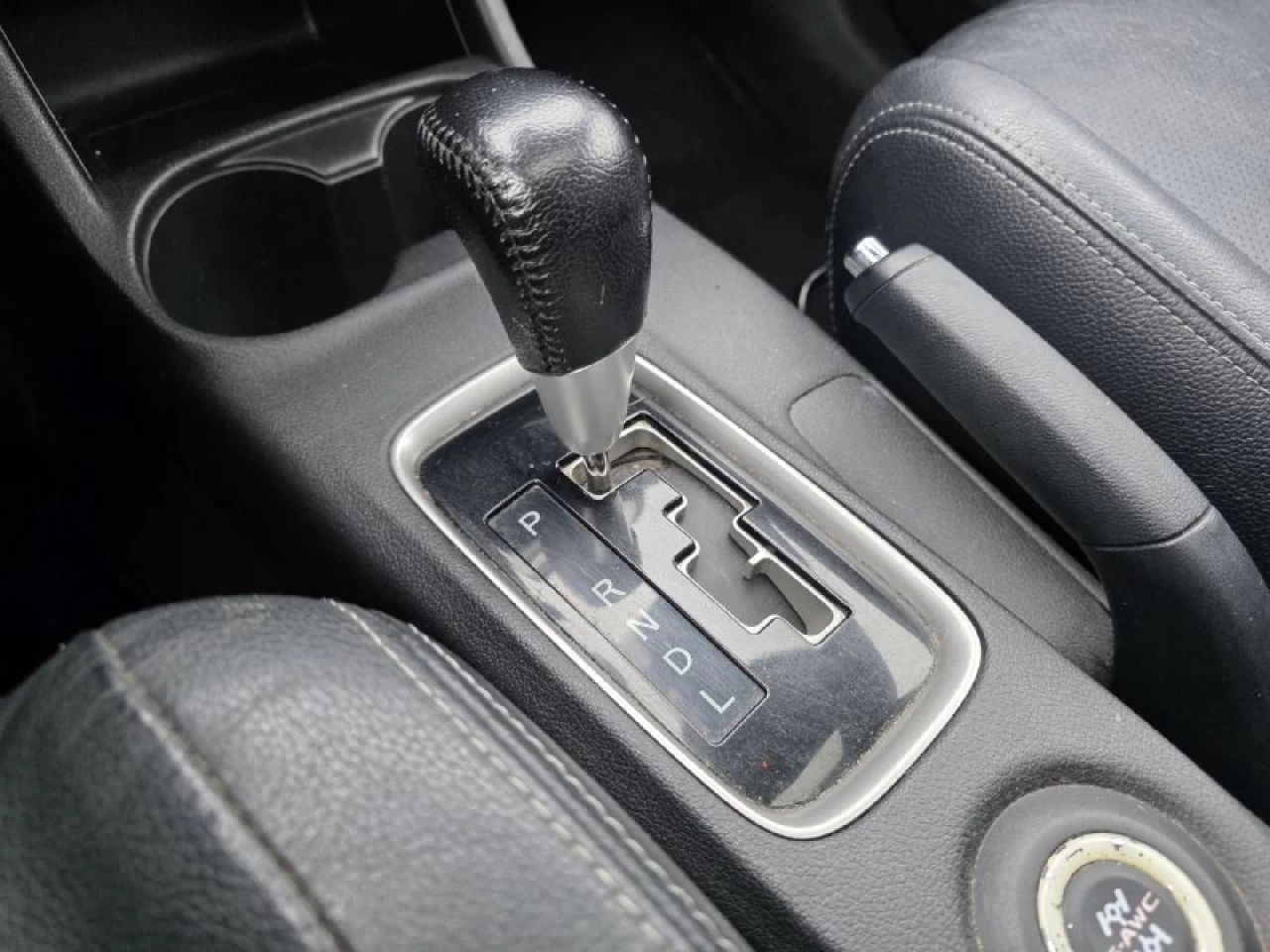 2015 Mitsubishi Outlander **GT**JAMAIS ACCIDENTEE**7 PASSAGERS**CUIR**NAVI**CAMERA DE RECUL**SIEGES CHAIFFANTS**MAGS** Image principale