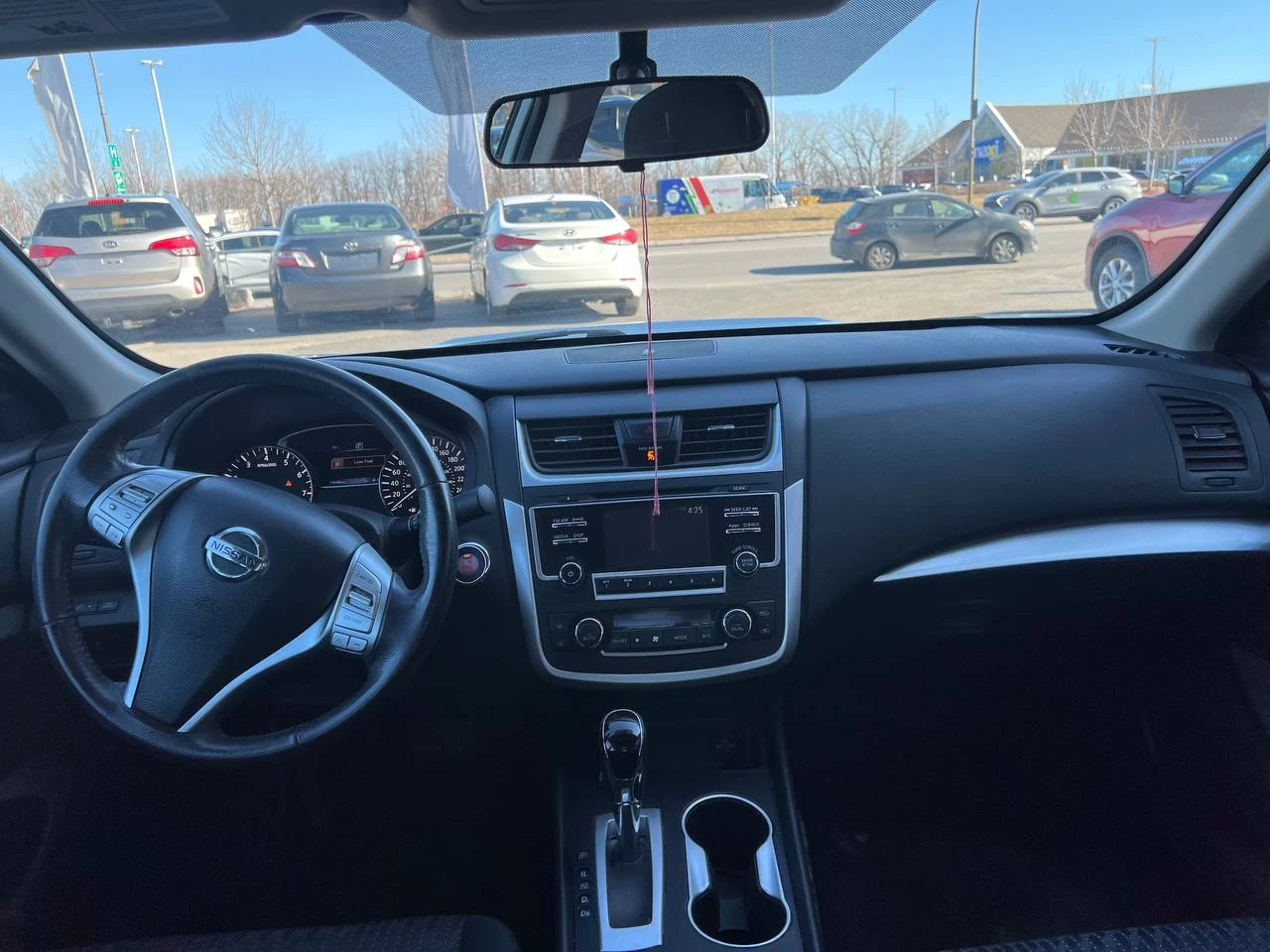 2016 Nissan Altima 2.5**Camera de recul**ALERTE ANGLE MORT**SIEGES CHAUFFANTS**MAGS**PUSH TO START** Image principale