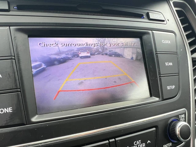 Hyundai Santa Fe Sport SE**AWD**SAAQ CERTIFIEE**TOIT OUVRANT PANORAMIQUE**SIEGE EN CUIR**CAMERA DE RECUL**SIEGES CHAUFFNATS AVANT ET ARRIERE**Volant Chauffant**Alerte d'angle Mort**MAGS** 2017