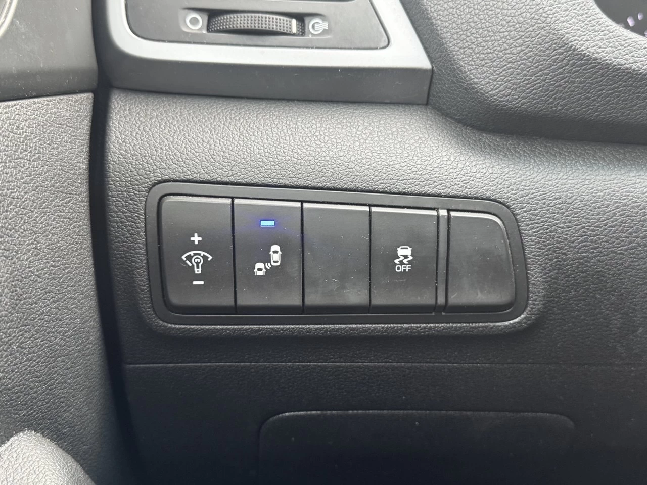 2017 Hyundai Tucson Premium**AWD**SAAQ CERTIFIEE**CamÉra de Recul**Volant Chauffant**SIEGES CHAUFFNATS AVANT ET ARRIERE**ANGLE MORT**MAGS** Main Image