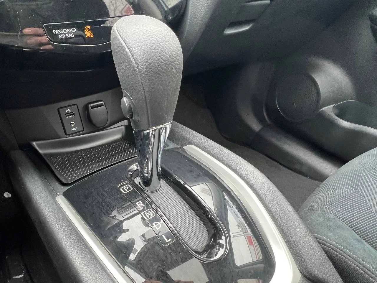 2016 Nissan Rogue SV**AWD**Jamais Accidente**Toit Ouvrant Panoramique**CAMERA DE RECULE**SIEGES CHAUFFNATS**MAGS**Un Proprietaire** Main Image