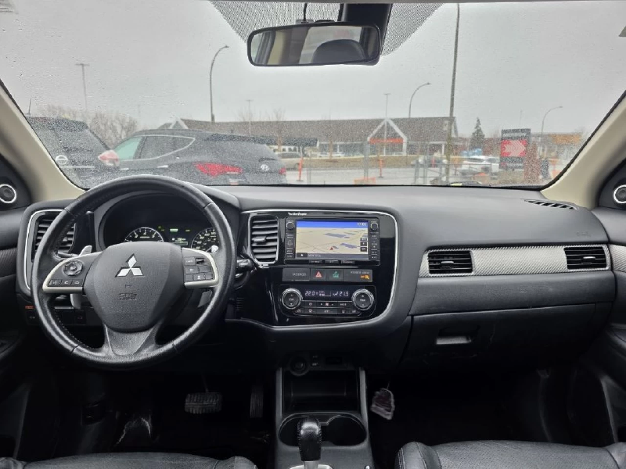 2015 Mitsubishi Outlander **GT**JAMAIS ACCIDENTEE**7 PASSAGERS**CUIR**NAVI**CAMERA DE RECUL**SIEGES CHAIFFANTS**MAGS** Image principale