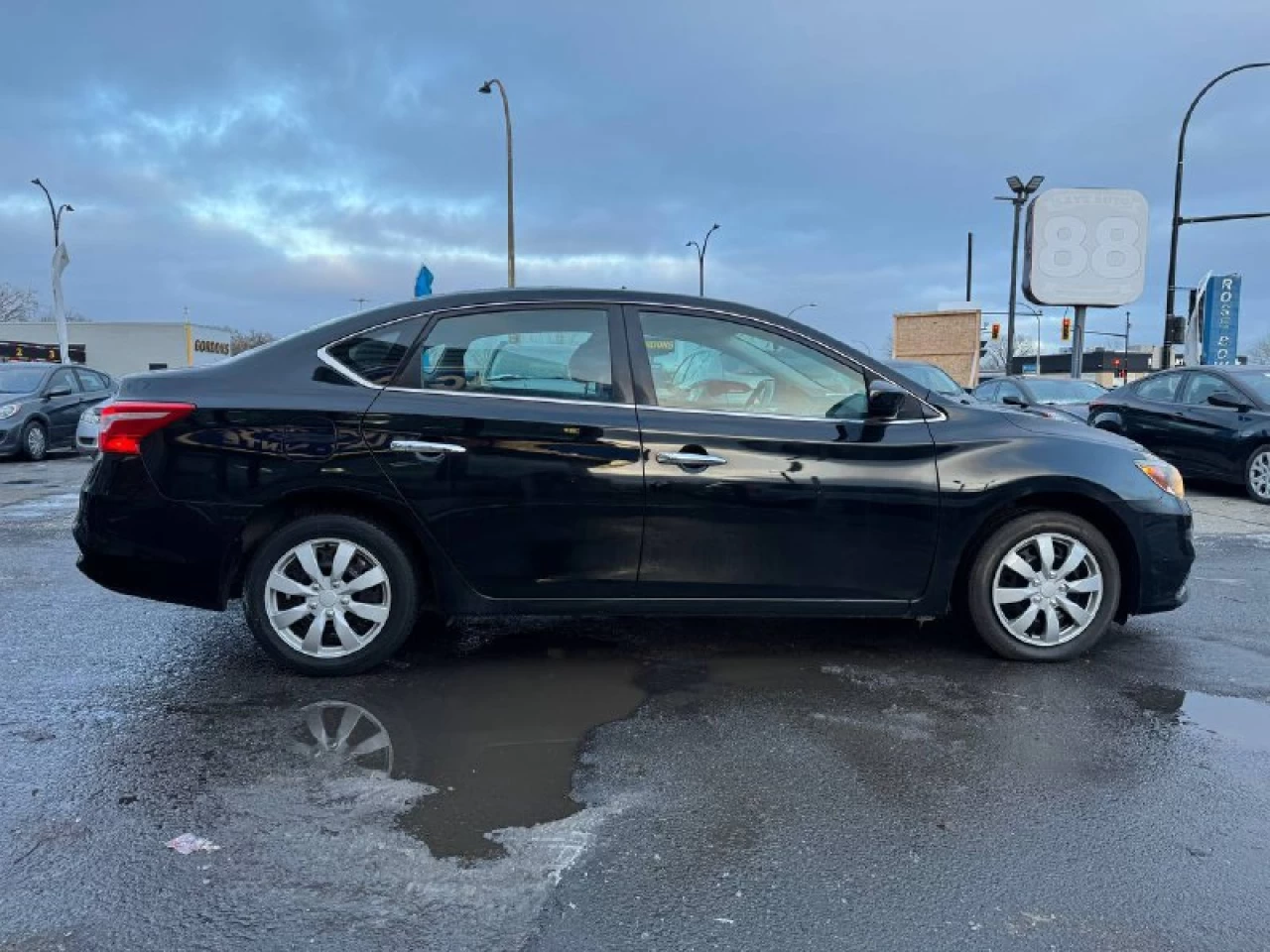 2017 Nissan Sentra S**Jamais accidente** Image principale